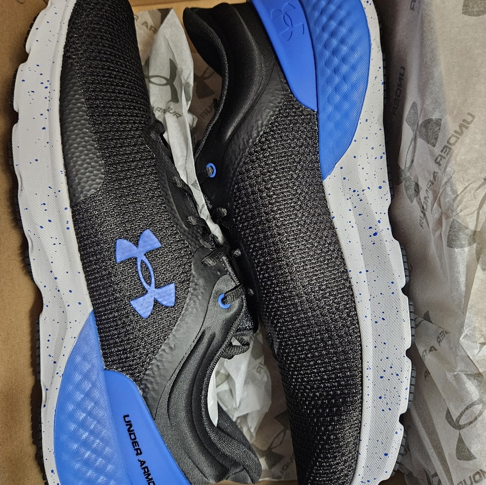 UA Charged Escape 4 Men's